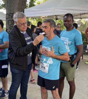 pneumologue faisant une mesure du souffle